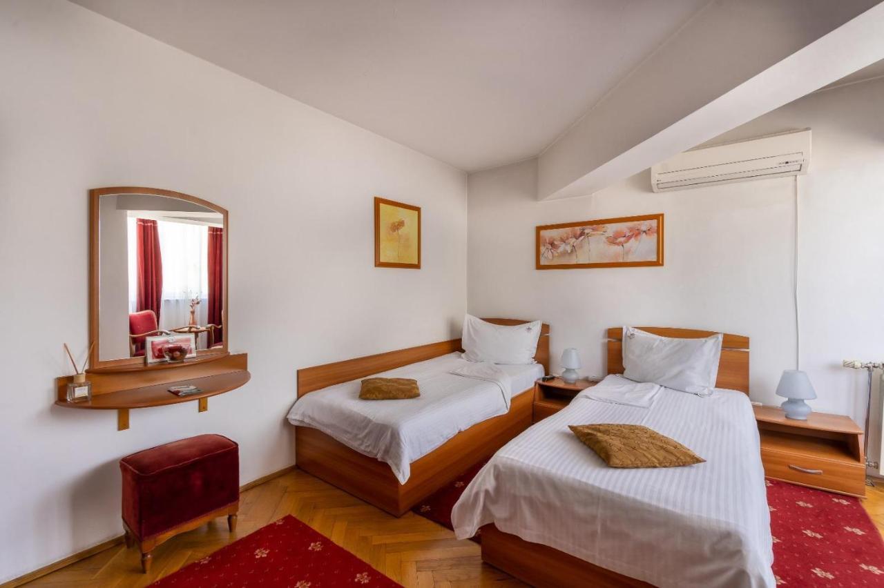 Villa-Hotel Escala Cluj Napoca Bagian luar foto