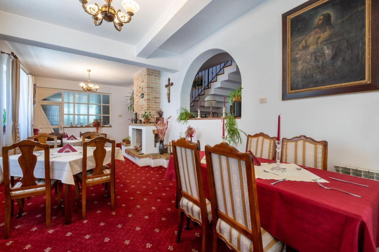 Villa-Hotel Escala Cluj Napoca Bagian luar foto