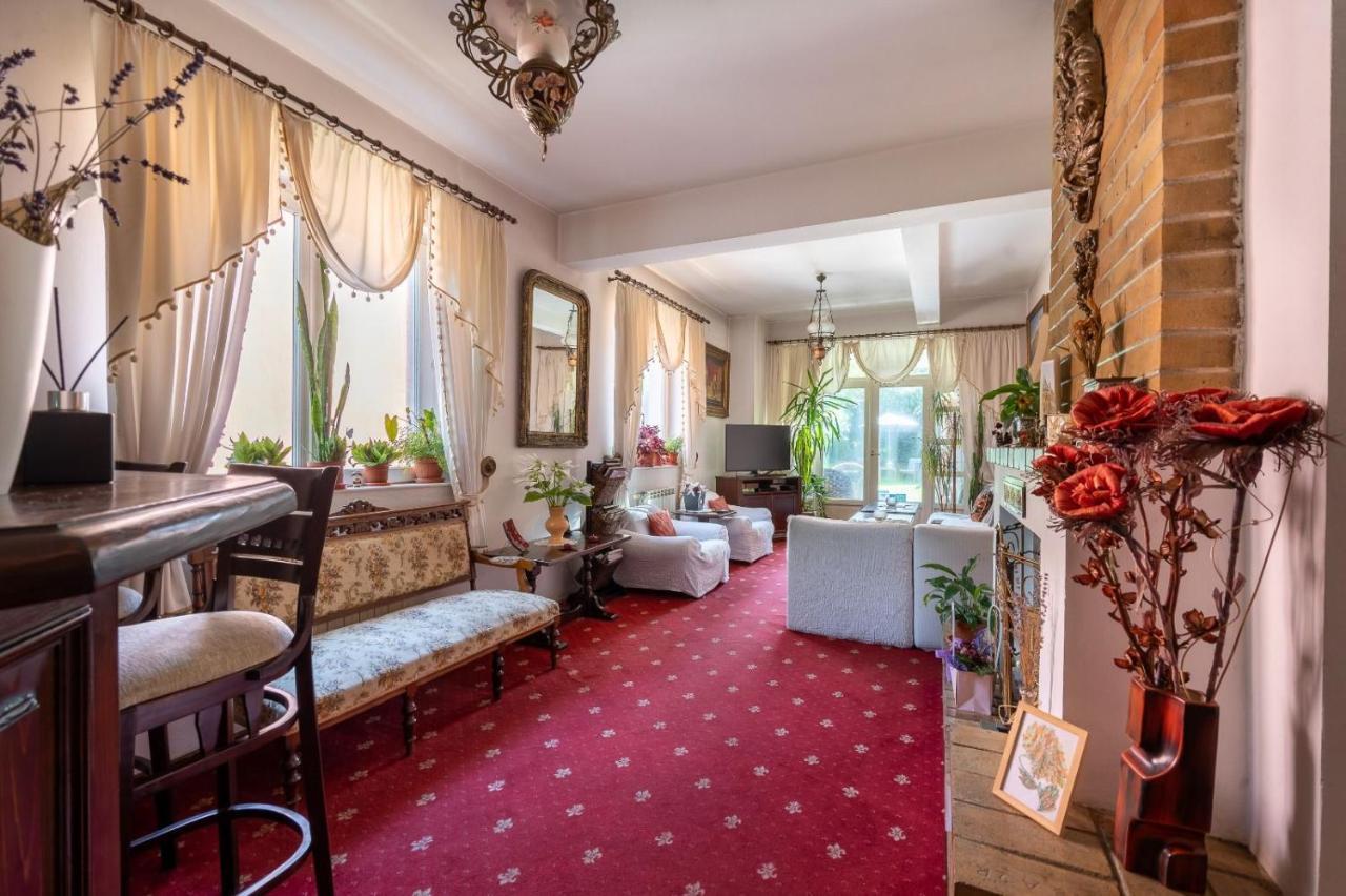 Villa-Hotel Escala Cluj Napoca Bagian luar foto