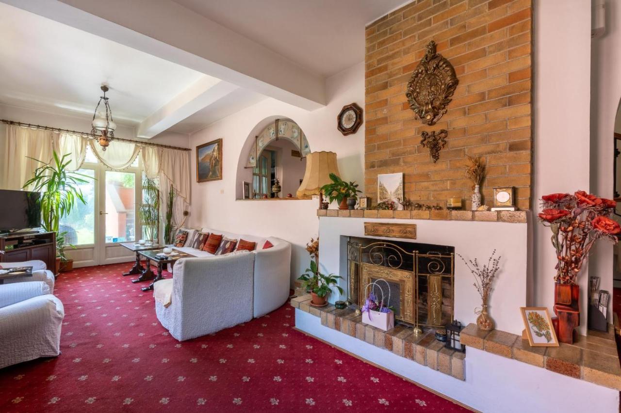 Villa-Hotel Escala Cluj Napoca Bagian luar foto