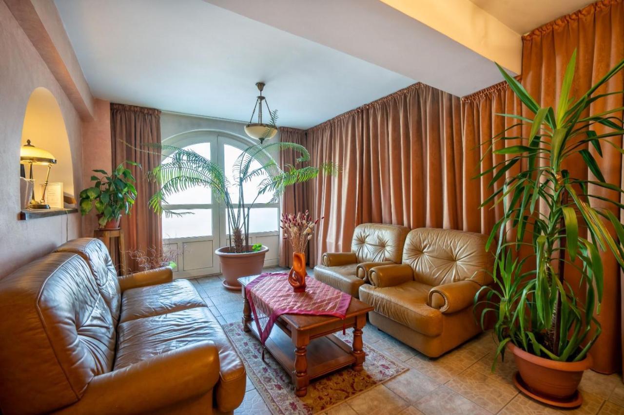 Villa-Hotel Escala Cluj Napoca Bagian luar foto