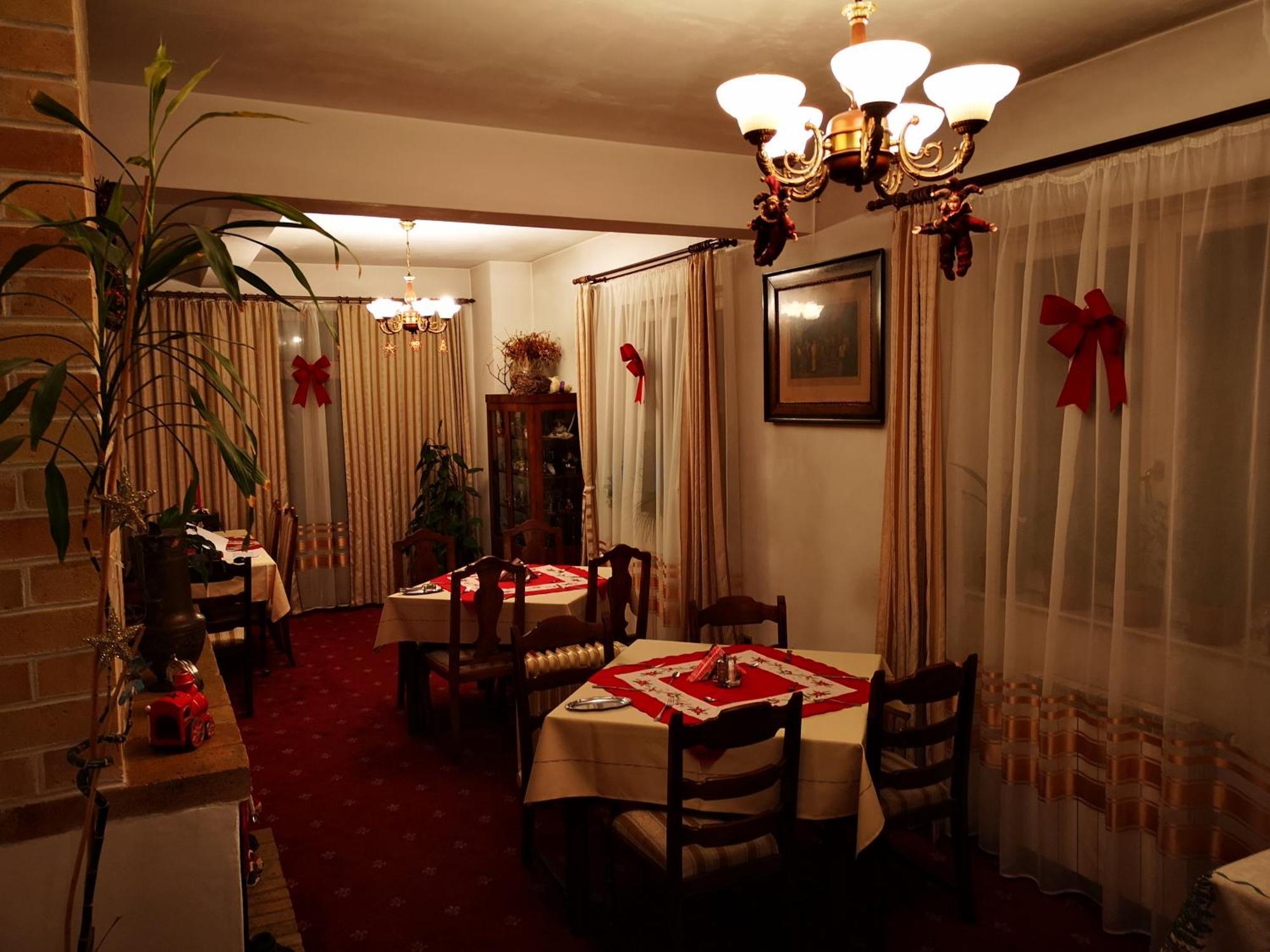 Villa-Hotel Escala Cluj Napoca Bagian luar foto