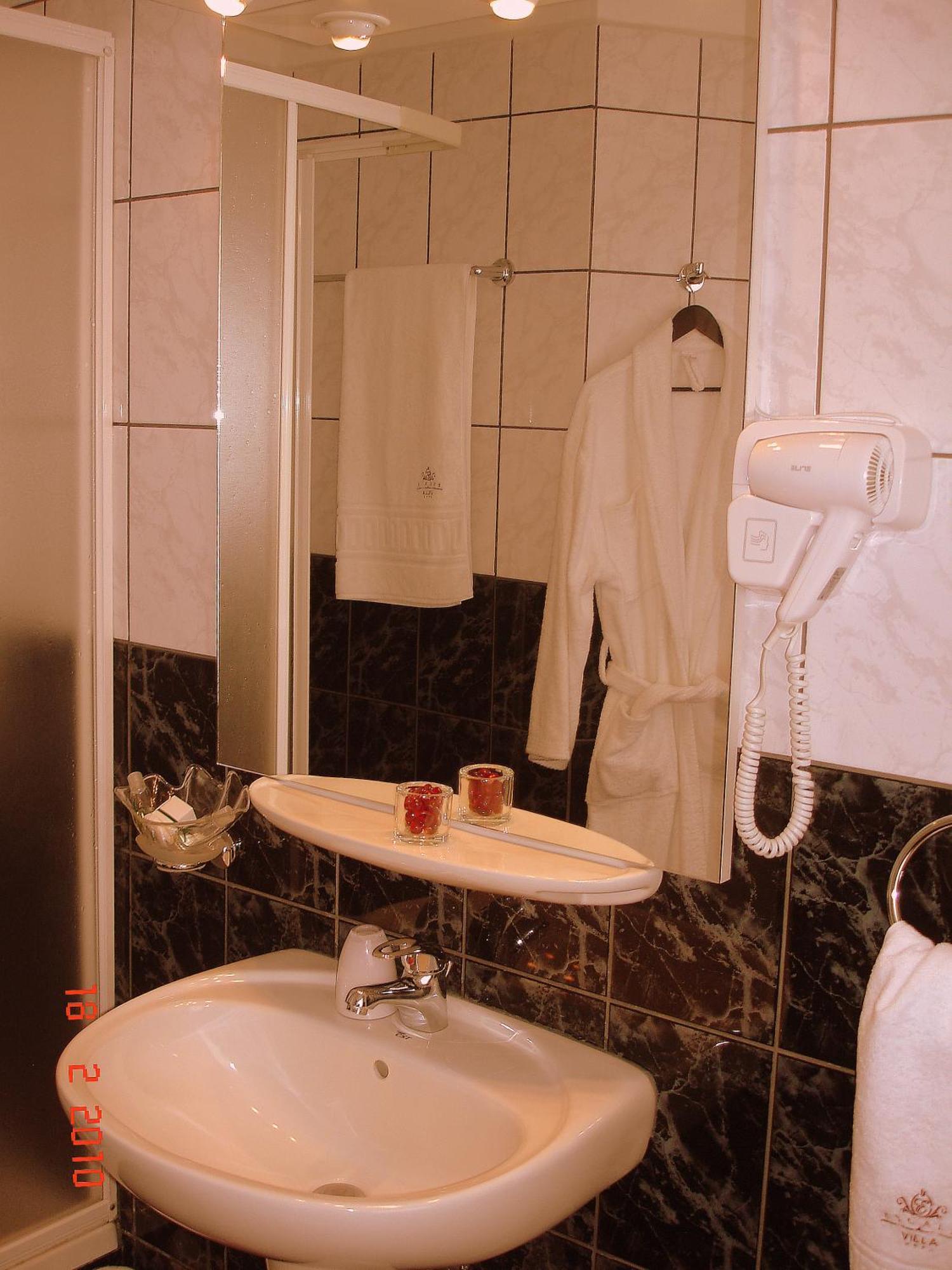 Villa-Hotel Escala Cluj Napoca Bagian luar foto