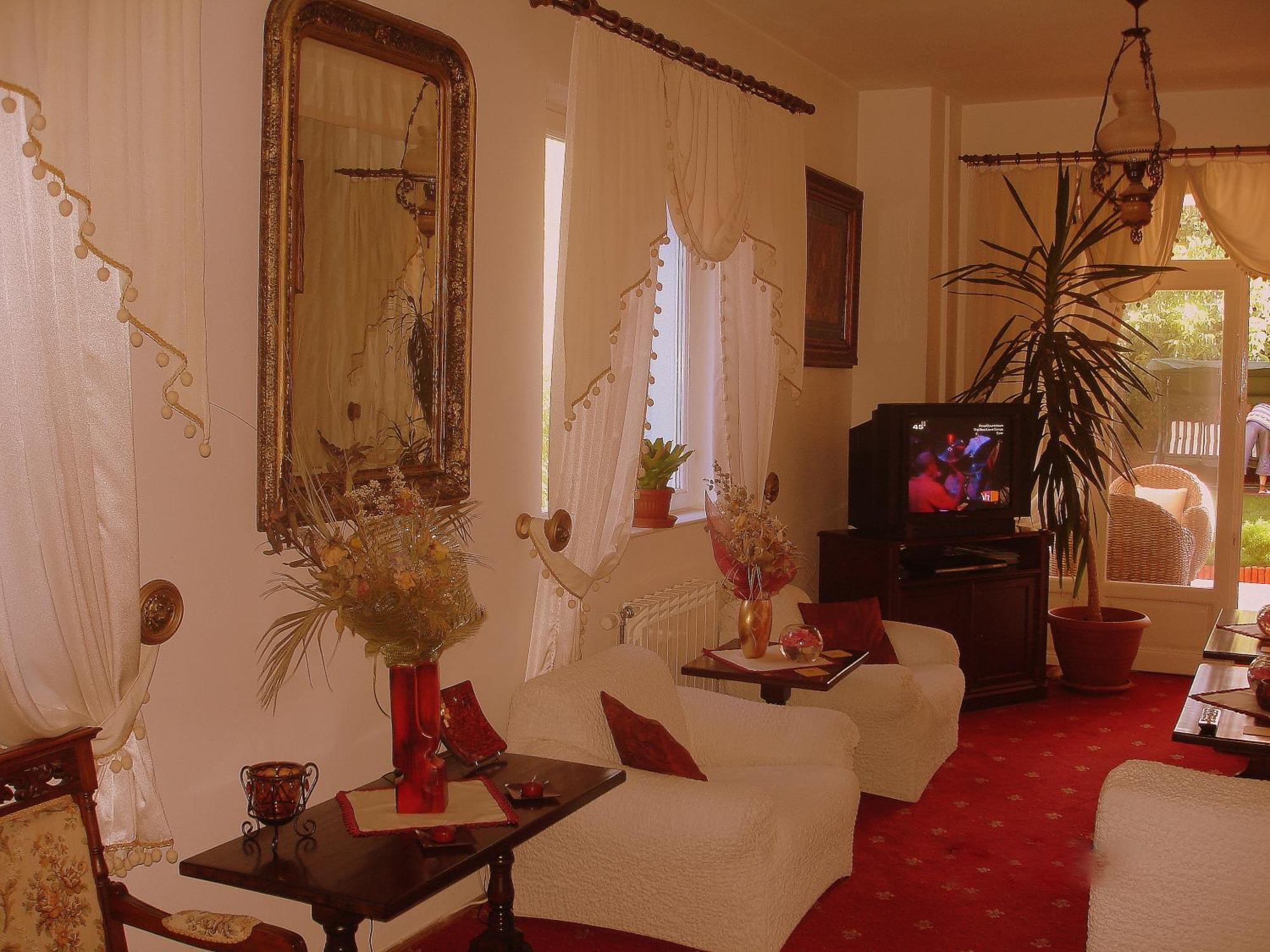 Villa-Hotel Escala Cluj Napoca Bagian luar foto