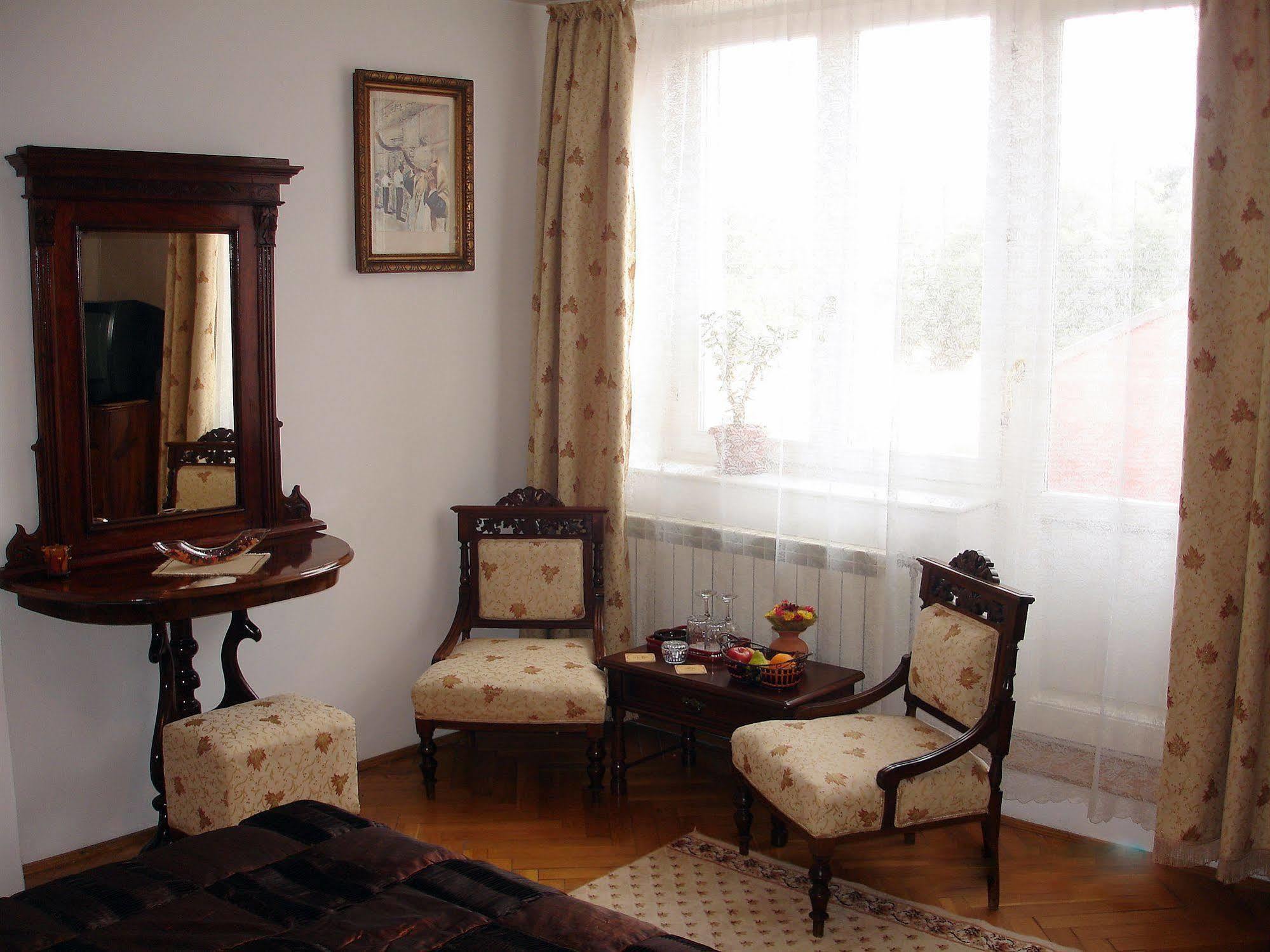 Villa-Hotel Escala Cluj Napoca Bagian luar foto